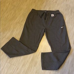 Nike Sweatpants (NEW)